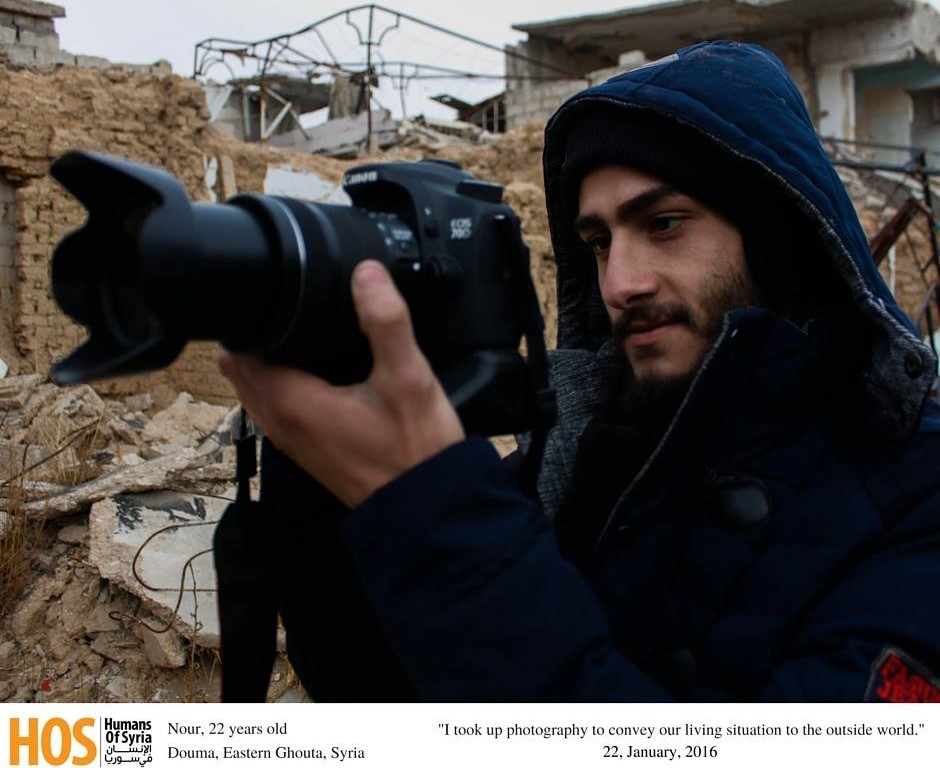 Siria: tra le macerie, uno studente-fioraio ora fotografo di guerra