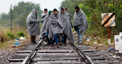 La marcia dei migranti contro Budapest