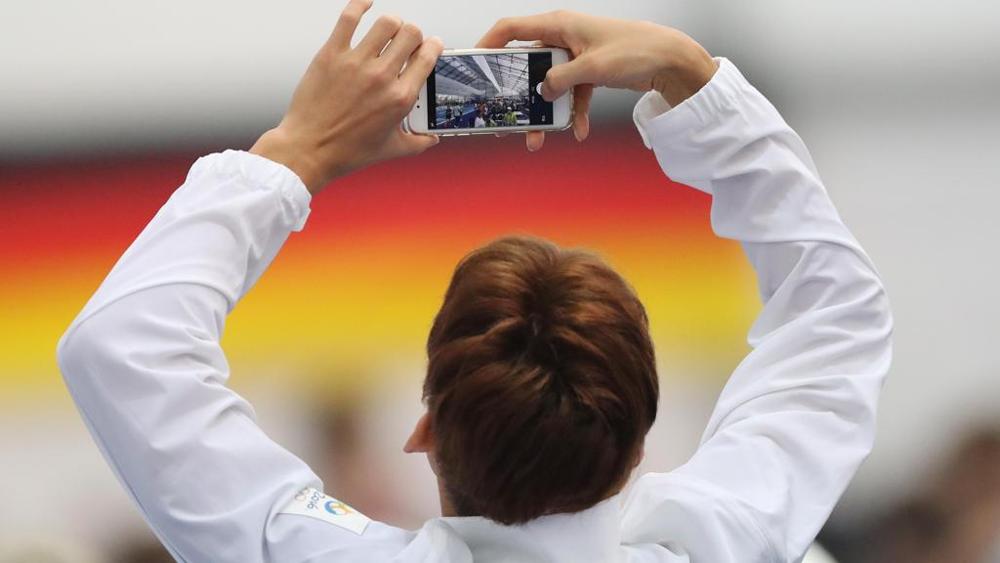 «Il nemico ti ascolta»: la Corea del Nord sequestra i cellulari prodotti in Corea del Sud e regalati agli atleti