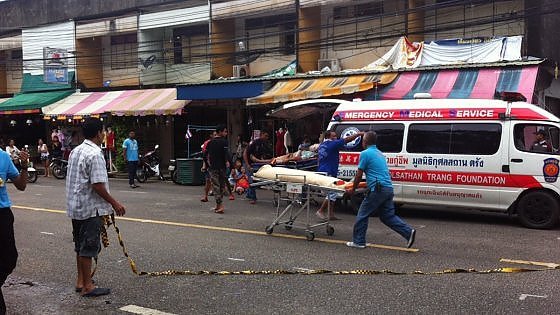 Thailandia, bombe in un resort: due italiani tra i 22 feriti. Nuove esplosioni dopo ore: 4 morti