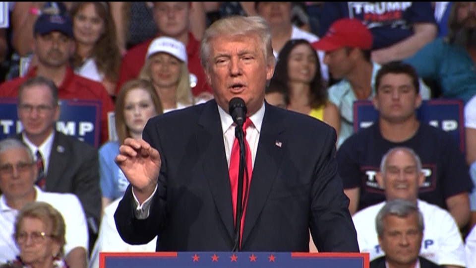 Trump reitera afirmación falsa sobre rescate pagado a Irán antes de admitir que estaba mintiendo