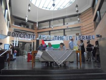 Ilan Pappé à Charleroi : Il n’y a pas besoin de paix en Palestine, il y a besoin de décolonisation