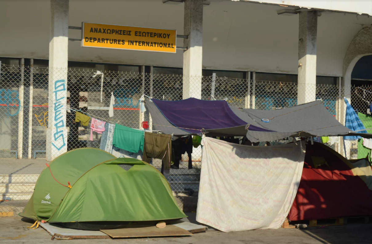 Atene, il quartiere anarchico che ospita i migranti