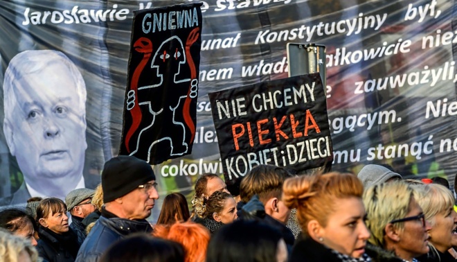 Marcha contra el autoritarismo en Polonia