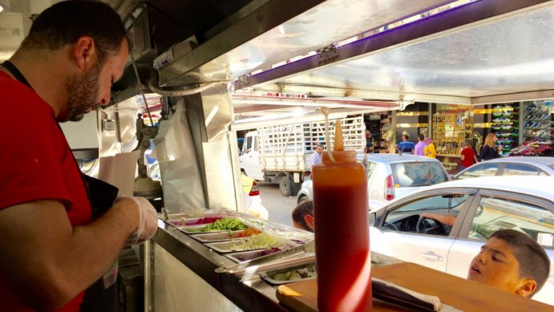 Dos ex prisioneros palestinos abren el primer food truck de Ramala