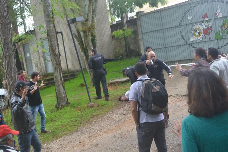 Au Brésil, la police ouvre le feu sur des militants du Mouvement des sans-terres