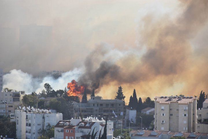 Enormes incendies en Israël, attisés par le réchauffement climatique