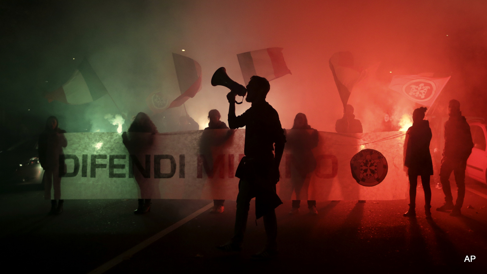 Chomsky: Neo-Liberalism Drives Europe’s Far-Right, EU’s Demise