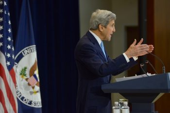 Kerry fait l’éloge (funèbre) de la solution à deux États