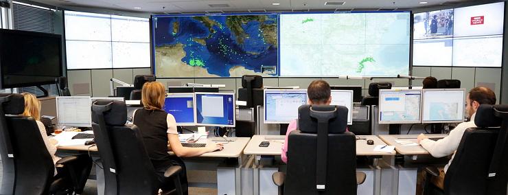 Migrants, Schengen, terrorisme : comment le complexe militaro-industriel européen prospère sur la peur
