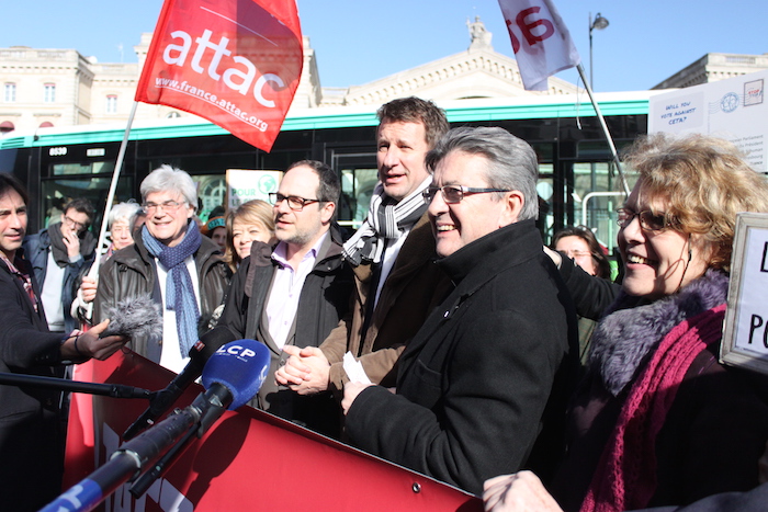 A gauche, des eurodéputés unis contre le traité CETA de libre-échange