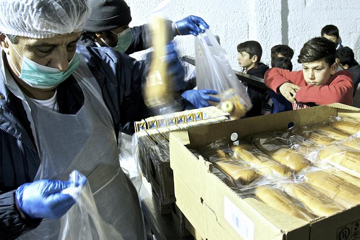 Des dizaines de milliers de réfugiés errent, dans l’hiver glacial, sur la « route des Balkans »