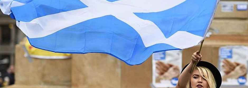 Brexit, il parlamento della Scozia vota sì a un nuovo referendum per l’indipendenza