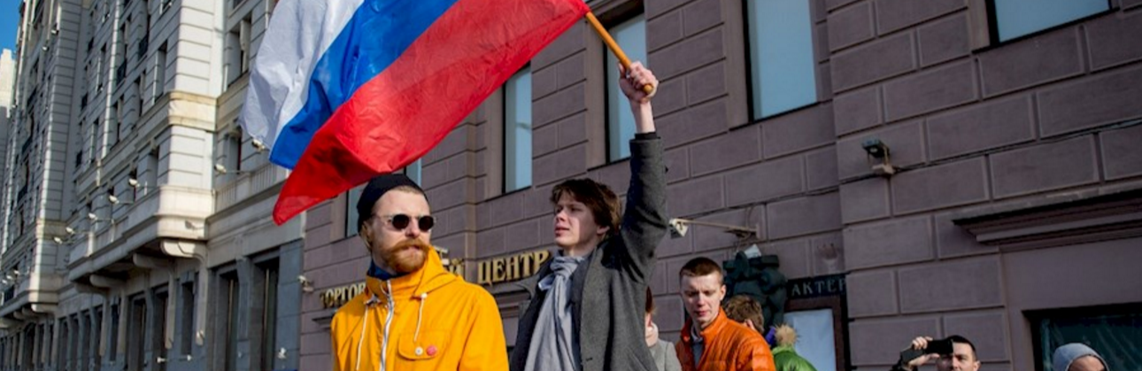 Rusia: Navalny encarcelado y cientos de personas detenidas en una violenta campaña de represión