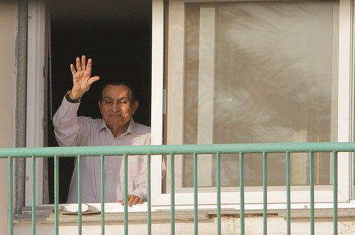 Ousted Egypt president Mubarak freed from detention after six years