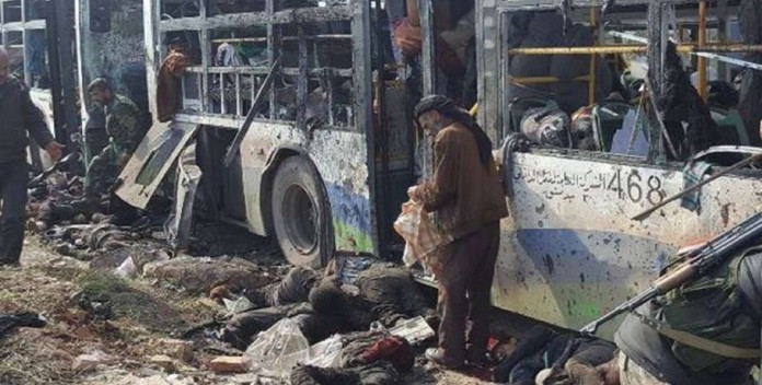 Siria, autobomba sui civili evacuati da Foua e Kafraya: decine di morti