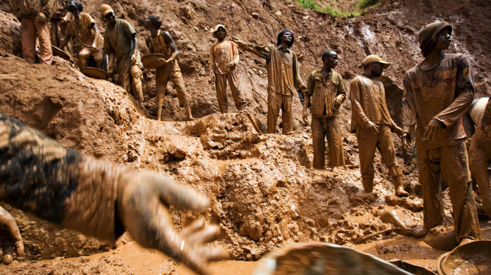 Minerales de sangre: la UE actúa para cortar de raíz la financiación de grupos armados