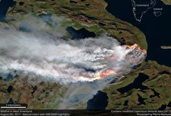 Pendant ce temps, les flammes ravagent les côtes du Groenland