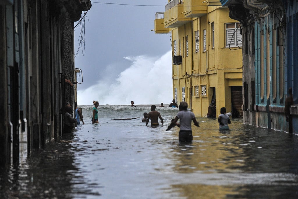 Rassegnarsi ai cambiamenti climatici è peggio che negarli