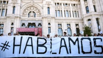 Spanish government discusses revoking Catalonia powers