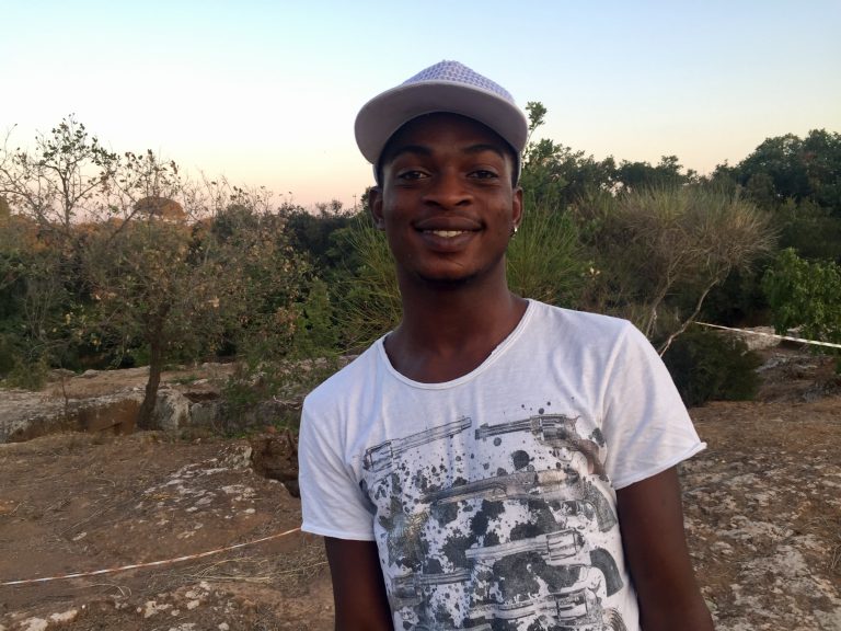 L’ODISSEA DI UN RIFUGIATO: “PERSEGUITATO PERCHÉ GAY, ORA HO OTTENUTO L’ASILO”