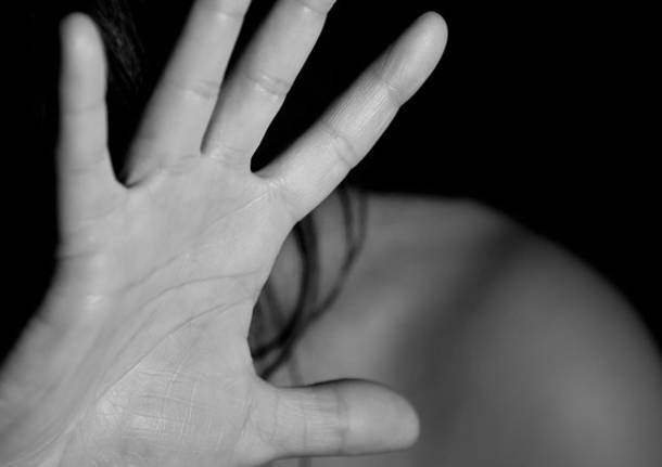 Picchia la moglie, arrestato 42enne per maltrattamenti in famiglia