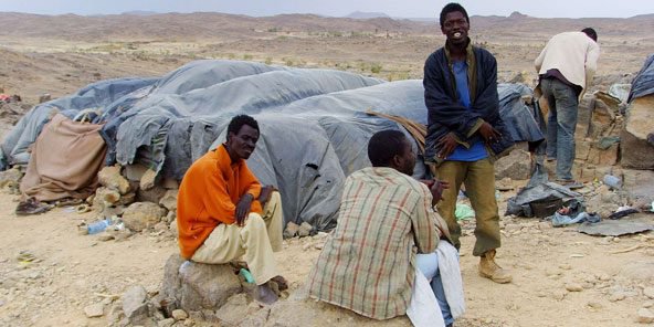 En Algérie, les travailleurs migrants se cachent pour survivre