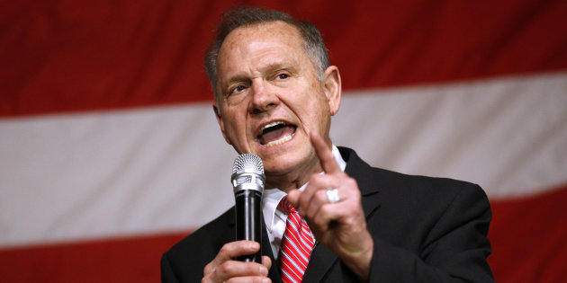 Roy Moore, accusé d’agressions sexuelles, va-t-il gagner l’élection dans l’Alabama? Les États-Unis retiennent leur souffle