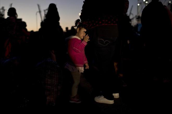 Acoso sexual e insalubridad: la vida de las refugiadas de los campos en Grecia