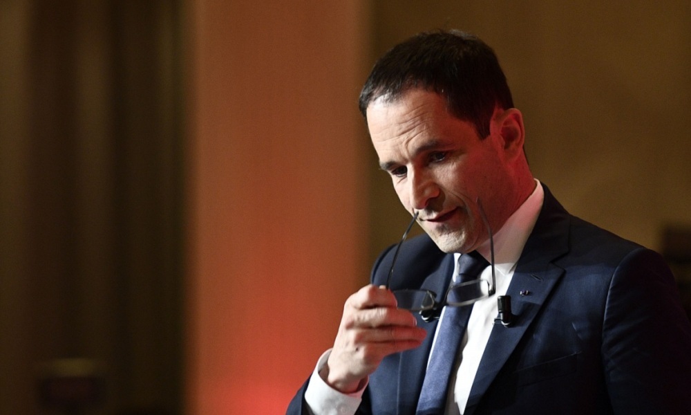 Hamon dénonce “la politique migratoire la plus répressive depuis des décennies”