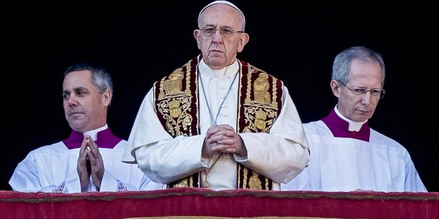 El papa Francisco ruega por los niños “a los que se ha robado la infancia”