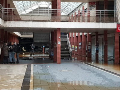 Une épicerie casher incendiée à Créteil, quelques jours après avoir été couverte de tags antisémites
