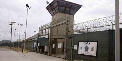 Onze détenus de Guantanamo portent plainte contre Donald Trump