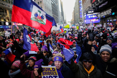 Des centaines d’Haïtiens-Américains manifestent à Times Square contre le racisme