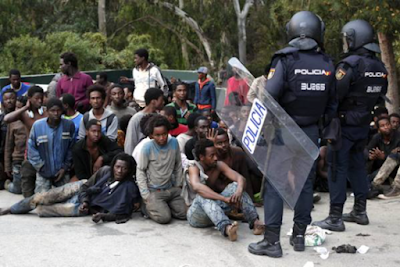 Spagna – Il maltempo non frena sbarchi migranti a Ceuta e Melilla – Oltre 80 in 48 ore