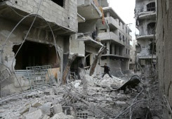 Un fief rebelle en Syrie sous les bombes du régime avant un vote à l’ONU