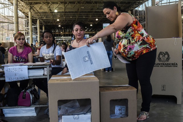 Législatives en Colombie: la droite opposée à l’accord de paix l’emporte