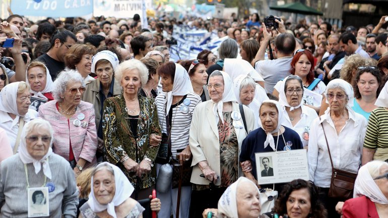 🌐 WOMEN’S STORIES _ Estela de Carlotto