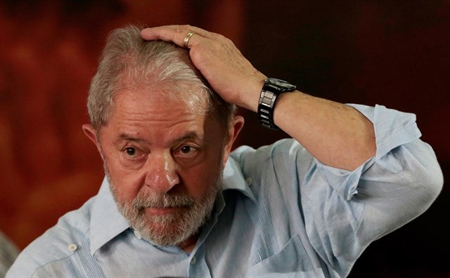 Un grupo de hombres armados abre fuego contra la caravana de Lula da Silva en el sur de Brasil