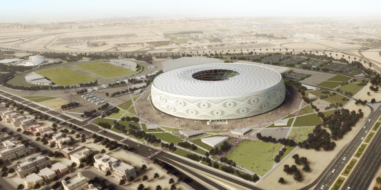Mondial 2022 au Qatar: un rapport dénonce à nouveau les conditions de travail des ouvriers