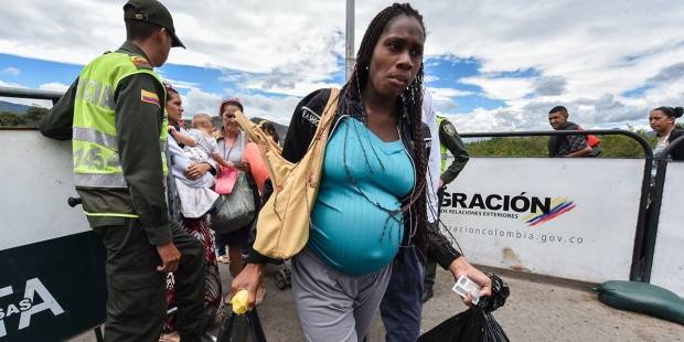 Embarazadas venezolanas que reciben ayuda como refugiadas en Colombia