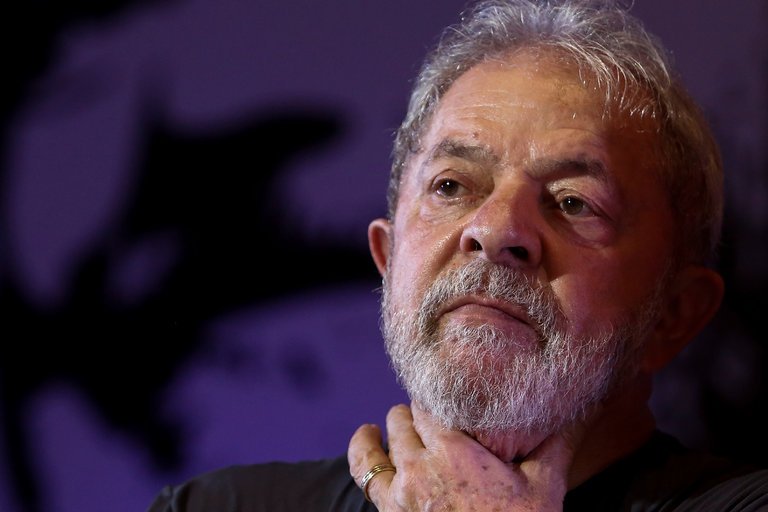 Judge Orders Brazil’s Ex-President ‘Lula’ to Begin Prison Term on Friday