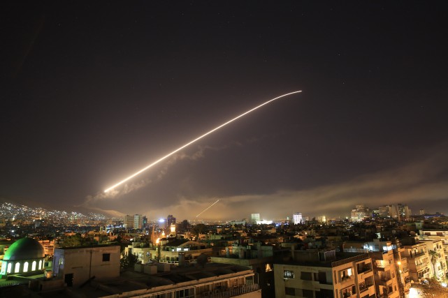💥 SPECIAL SYRIA _ Les États-Unis, la France et le Royaume-Uni mènent des frappes en Syrie