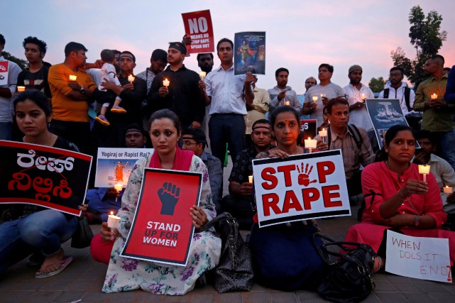 Inde: une adolescente violée et brûlée vive, 14 arrestations