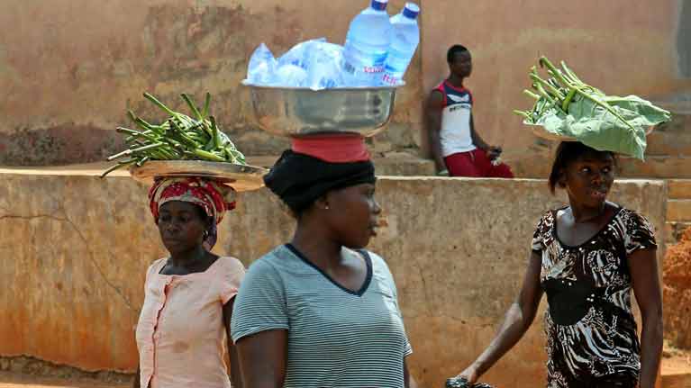 L’économie informelle emploie plus de 60 pour cent de la population active dans le monde selon l’OIT