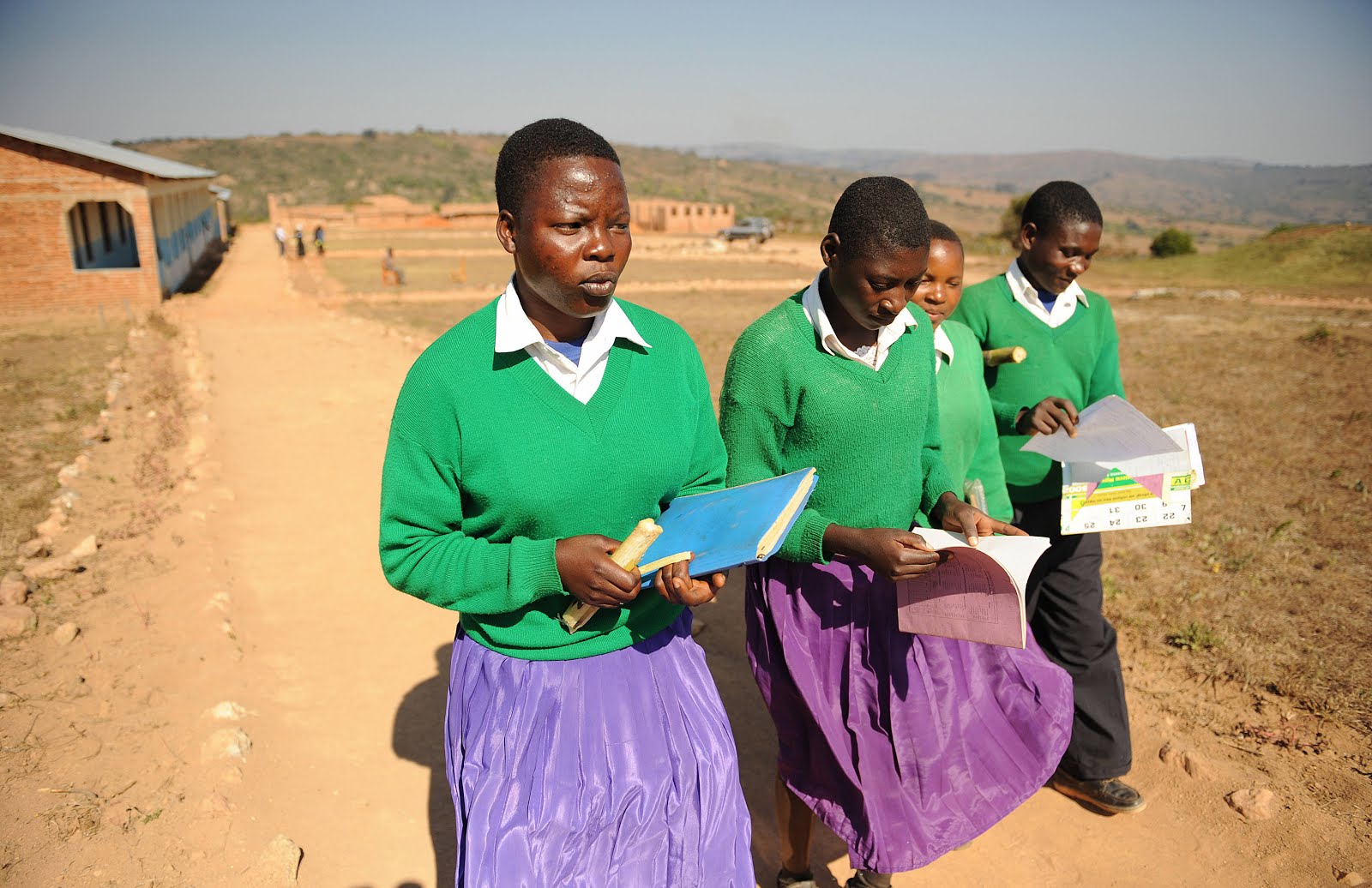 In Tanzania le ragazze madri devono lasciare la scuola, per punizione