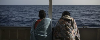 Migranti, un nemico costruito ad arte. Ma la vera emergenza la vivono loro
