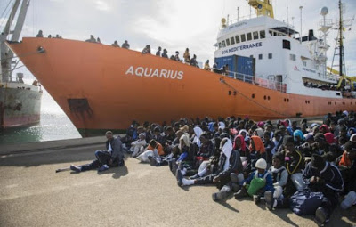 I trafficanti di esseri umani usano Facebook per attirare i migranti “fino alla morte” nel Mediterraneo