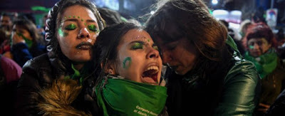 L’Argentina ha scelto l’aborto clandestino per far morire le donne