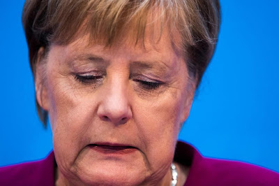 Angela Merkel reconoce errores en el caso del ex jefe de los servicios secretos